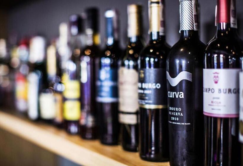 ホテル Qbatura Cafe &