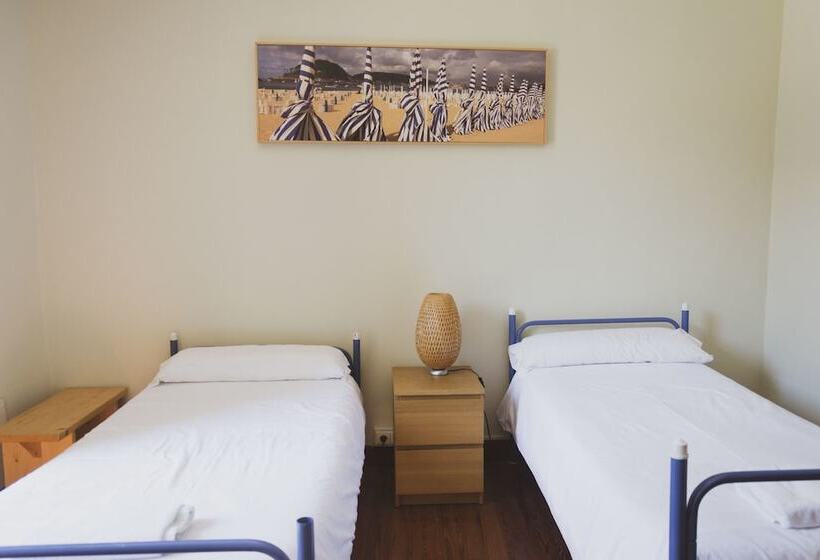 فندق Urban House Hostel