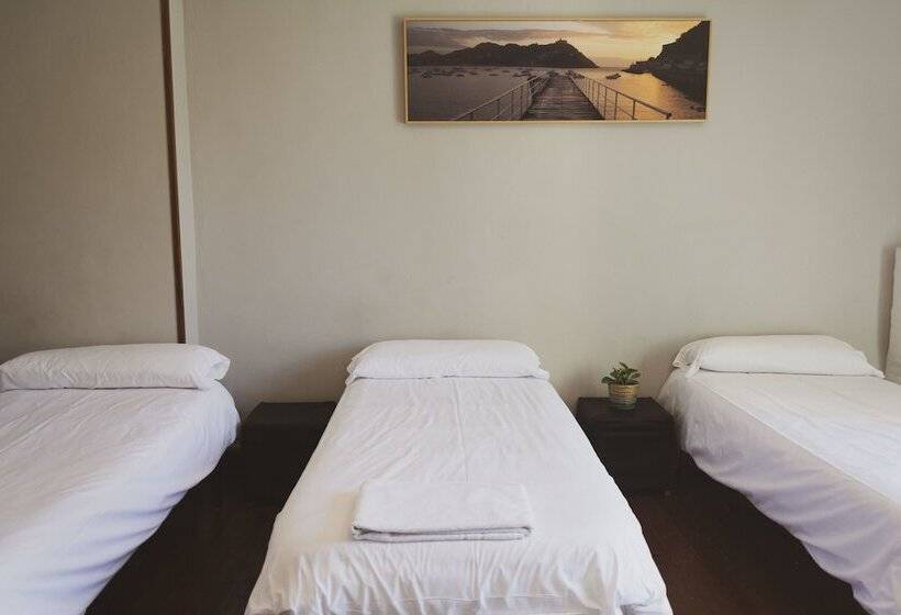 فندق Urban House Hostel