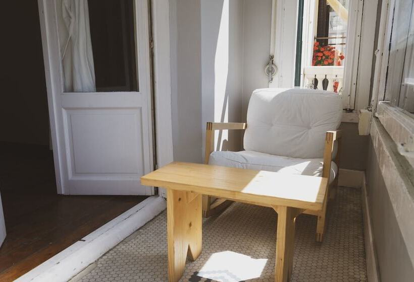 فندق Urban House Hostel