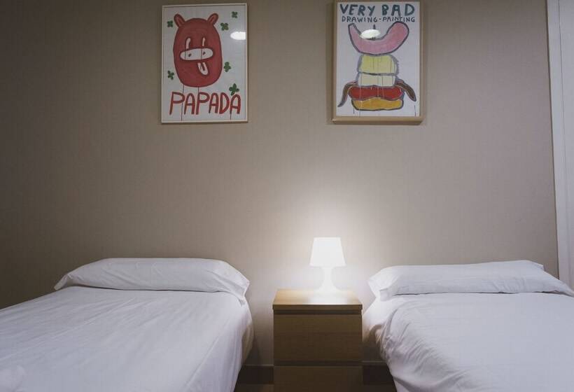 فندق Urban House Hostel