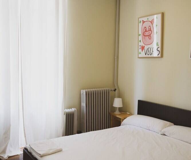 فندق Urban House Hostel