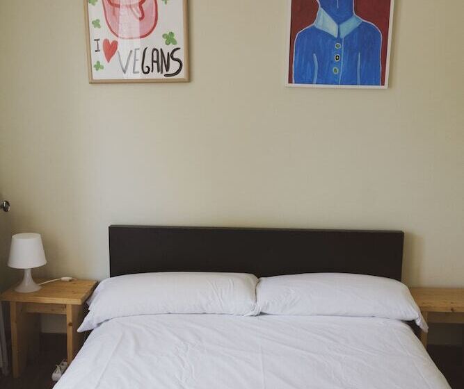 فندق Urban House Hostel