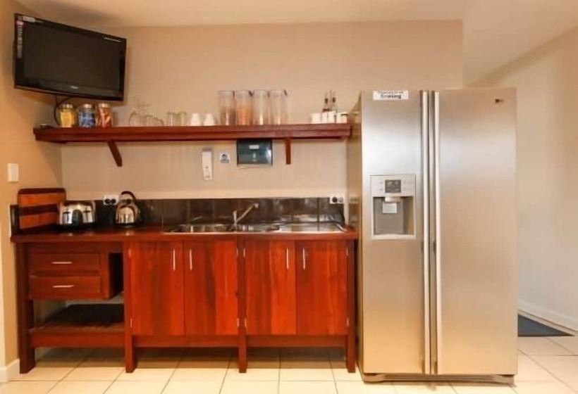 酒店 Waikiki Beach Bed & Breakfast