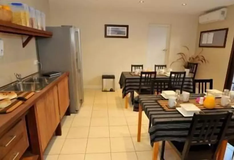 ホテル Waikiki Beach Bed & Breakfast