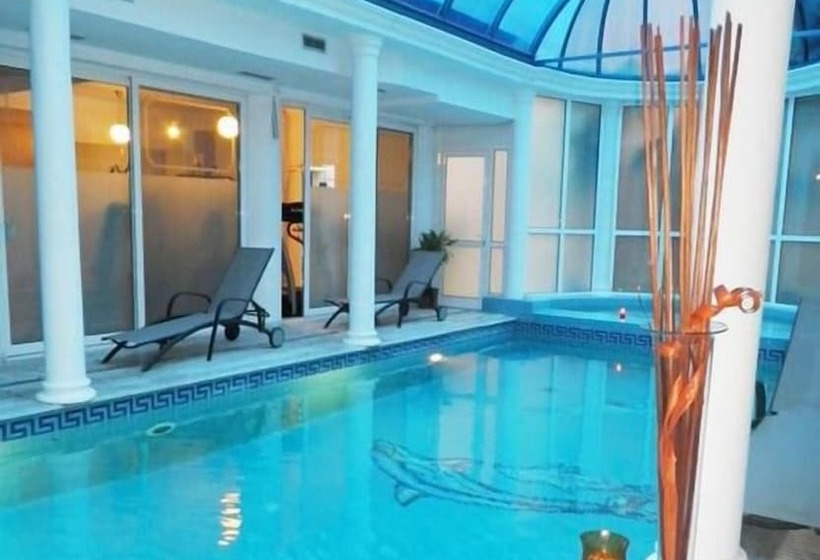 هتل Arcadia Suites & Spa