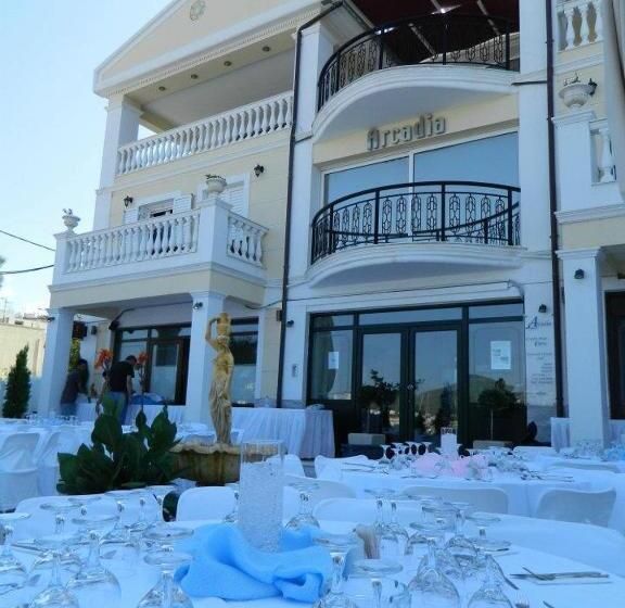 هتل Arcadia Suites & Spa