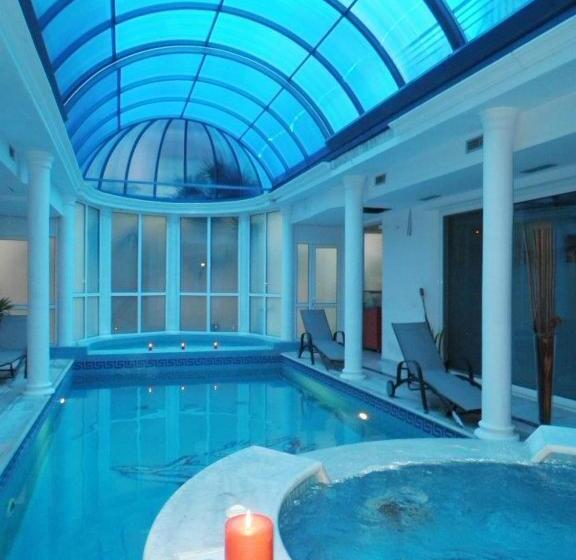 هتل Arcadia Suites & Spa