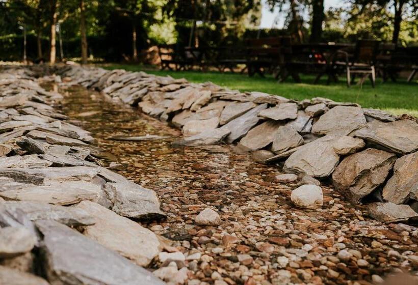 בית מלון כפרי Garden