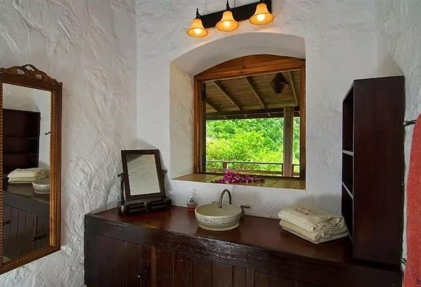 هتل Sugar Reef Bequia   Adults Only