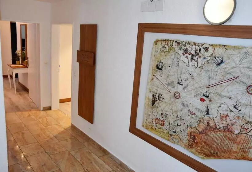 هتل Comfort Apartments By Livingdowntown