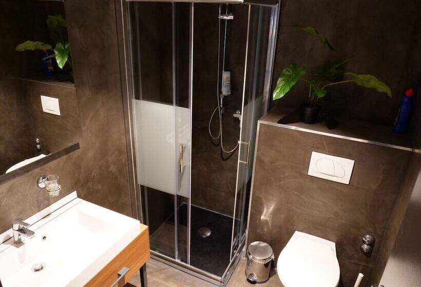 هتل Comfort Apartments By Livingdowntown