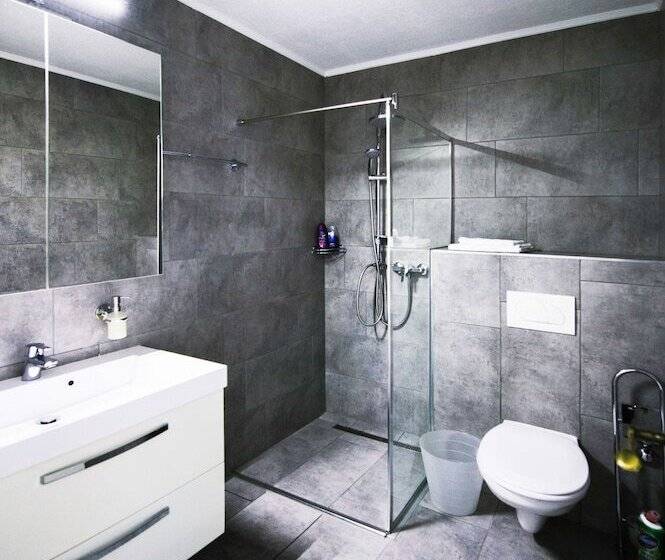 هتل Comfort Apartments By Livingdowntown