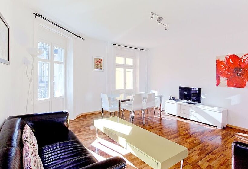 هتل Comfort Apartments By Livingdowntown