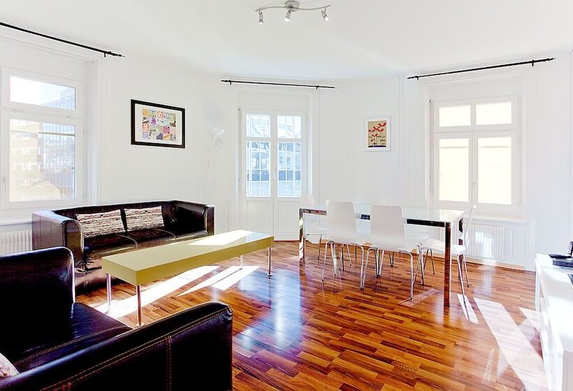 هتل Comfort Apartments By Livingdowntown