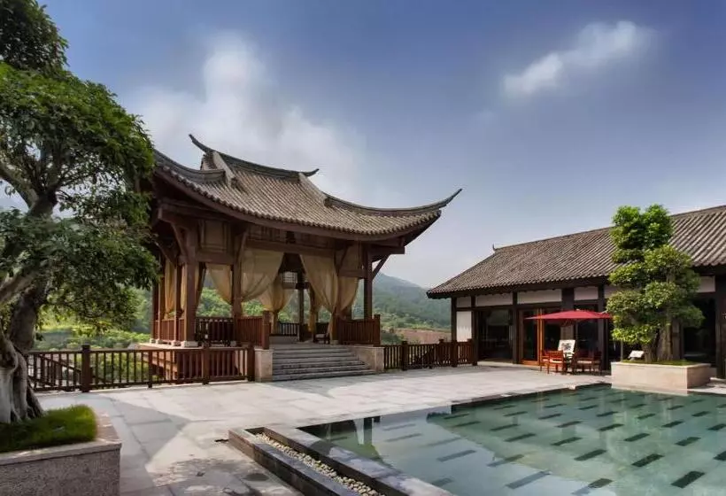 Отель Banyan Tree Chongqing Beibei