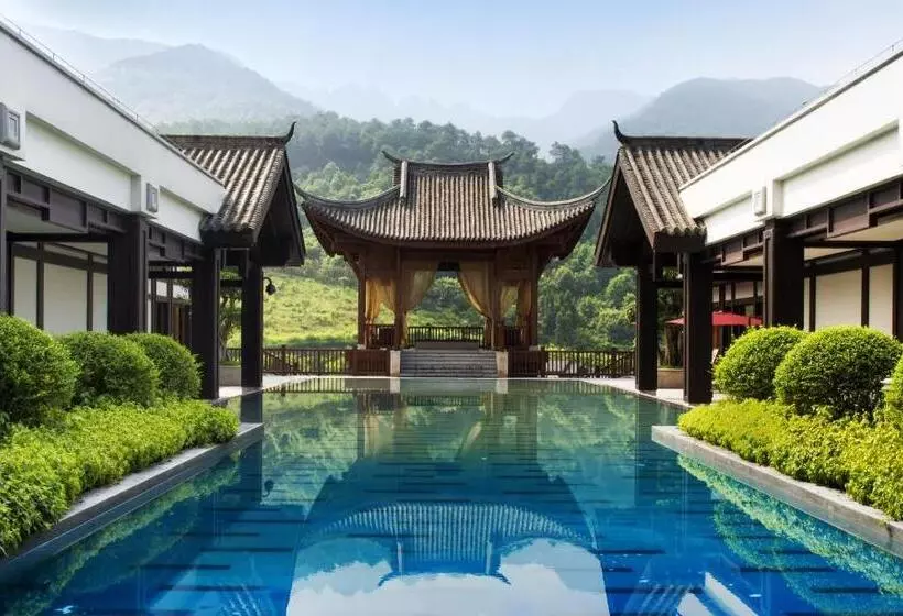 Отель Banyan Tree Chongqing Beibei