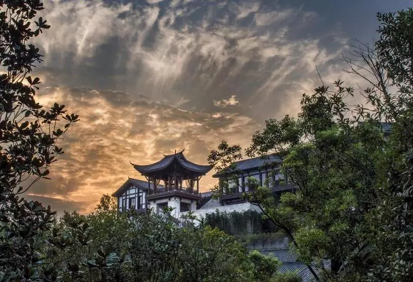 Отель Banyan Tree Chongqing Beibei