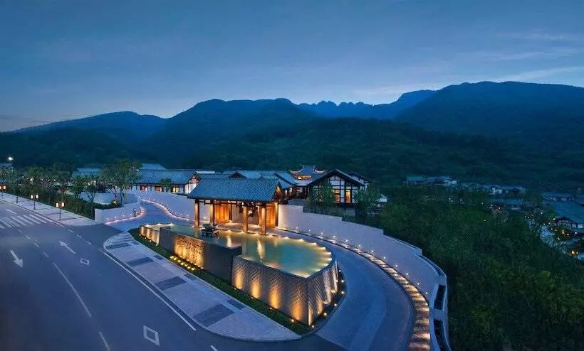 Отель Banyan Tree Chongqing Beibei