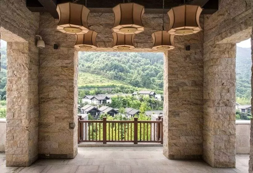 Отель Banyan Tree Chongqing Beibei