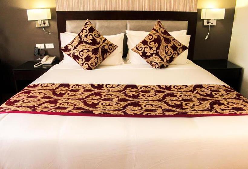 בית מלון כפרי Brentwood Suites