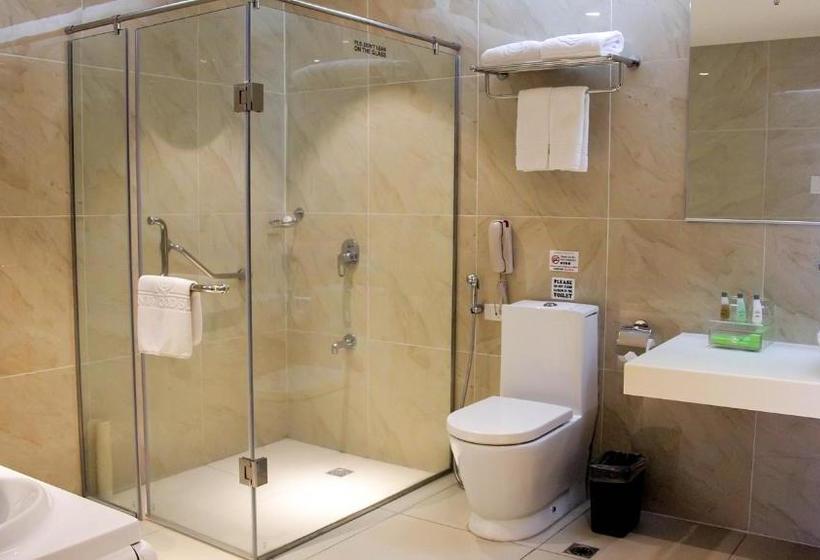 בית מלון כפרי Brentwood Suites