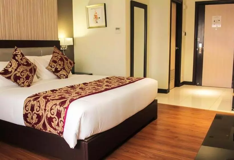 هتل Brentwood Suites