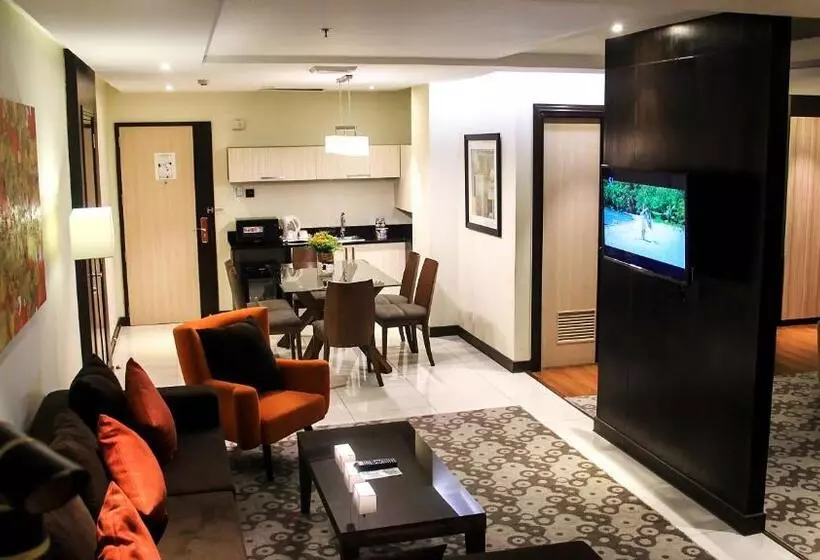 هتل Brentwood Suites