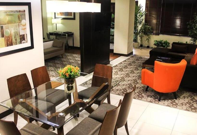 בית מלון כפרי Brentwood Suites