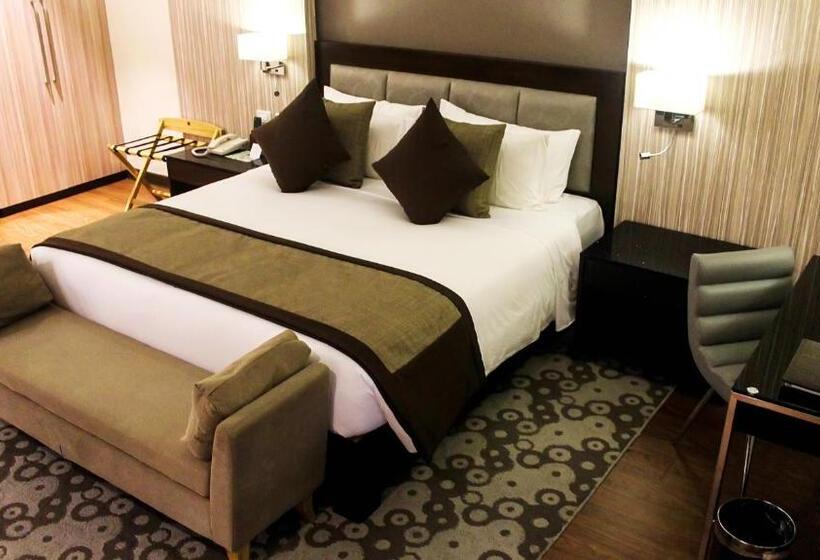 בית מלון כפרי Brentwood Suites