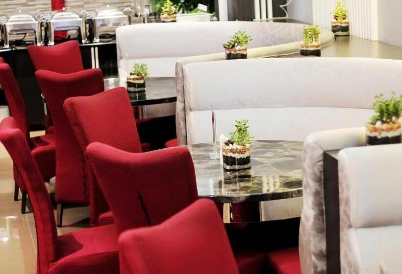 בית מלון כפרי Brentwood Suites