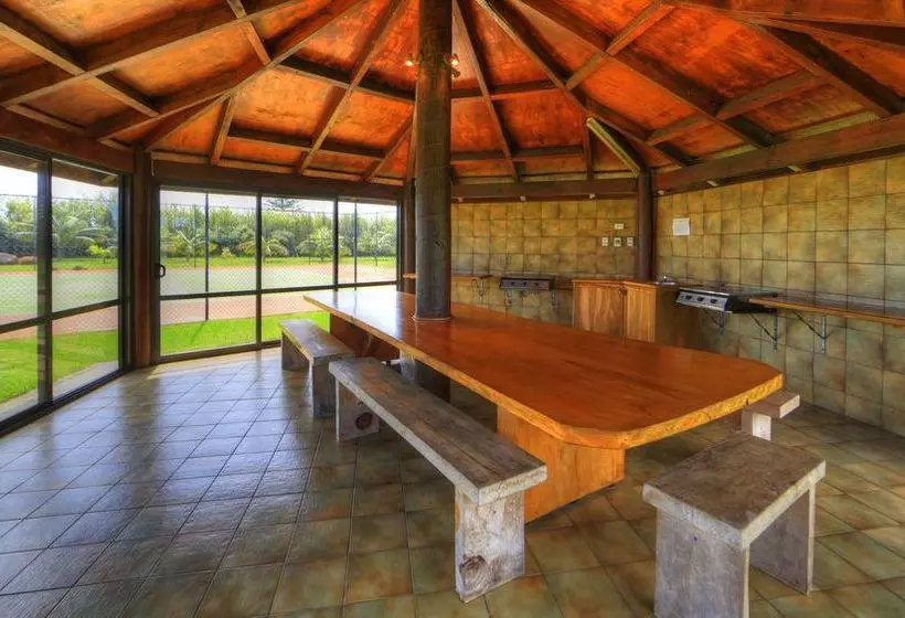 هتل Ocean Breeze Luxury Cottages