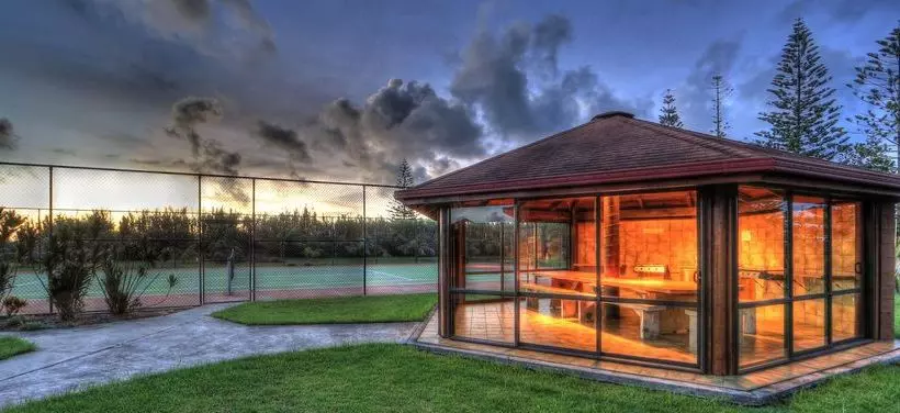 هتل Ocean Breeze Luxury Cottages