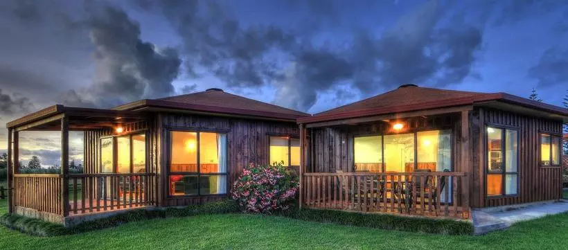 هتل Ocean Breeze Luxury Cottages