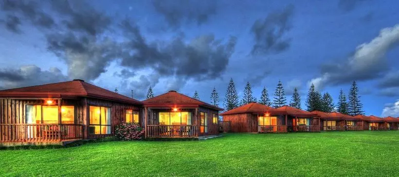 هتل Ocean Breeze Luxury Cottages