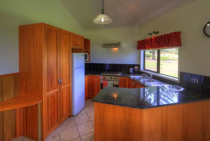 هتل Ocean Breeze Luxury Cottages