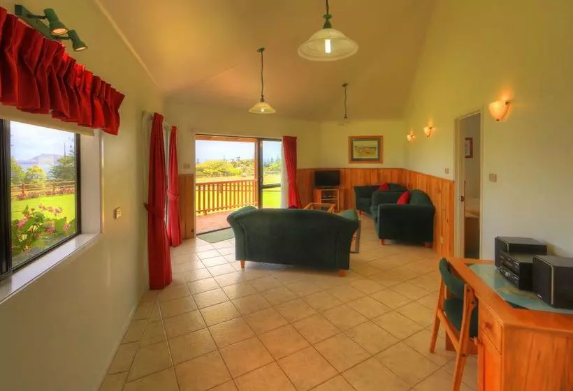 هتل Ocean Breeze Luxury Cottages