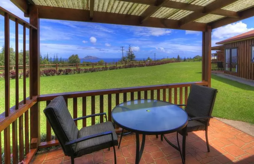 هتل Ocean Breeze Luxury Cottages