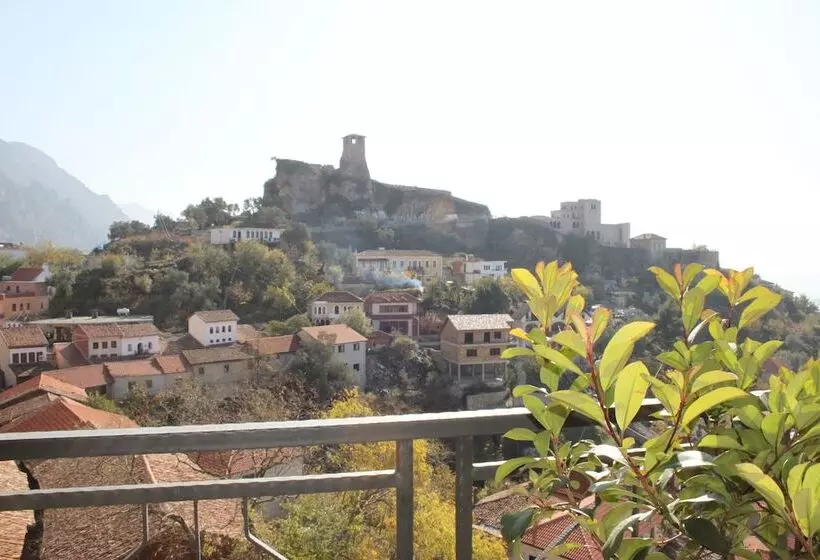 هتل Panorama Kruje View On The Castle And The Old Town