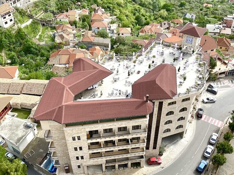 هتل Panorama Kruje View On The Castle And The Old Town