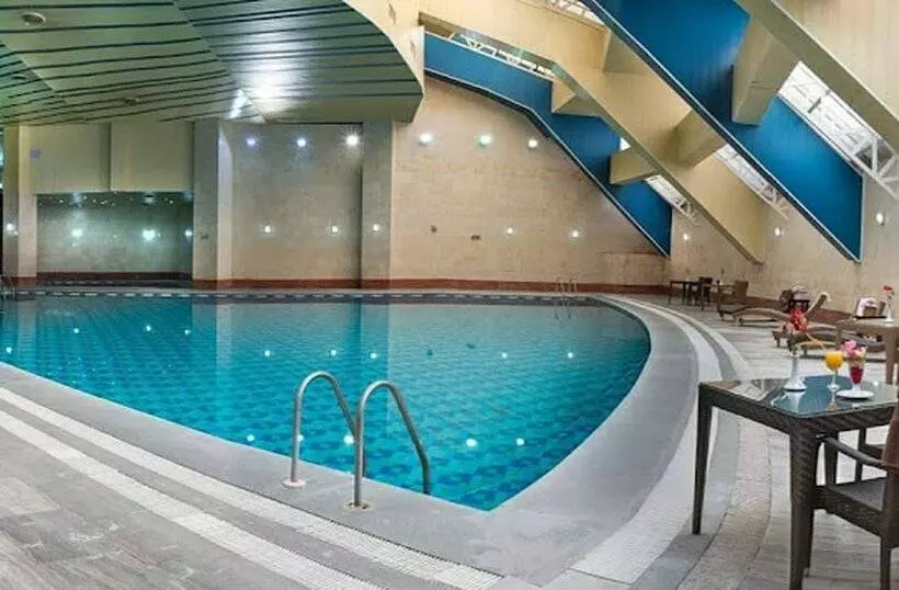 ホテル Shahryar International 