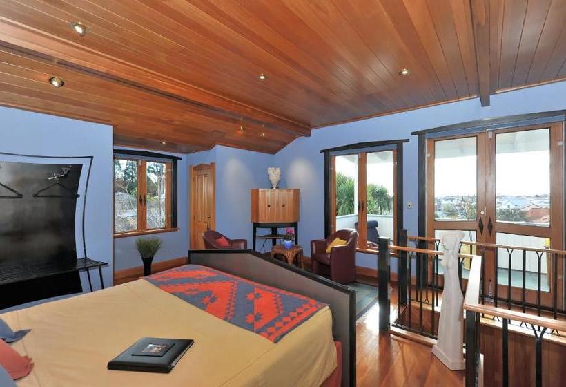 Отель Shelbourne Villa