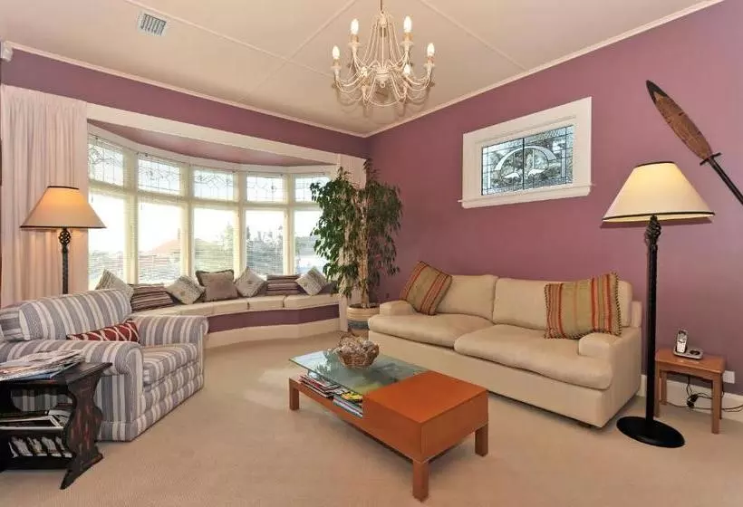 ホテル Shelbourne Villa