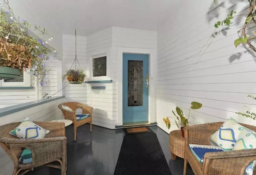 ホテル Shelbourne Villa