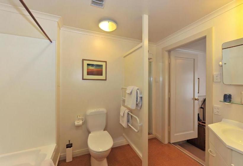 Отель Shelbourne Villa