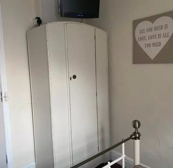 בית מלון כפרי The Hurstmere