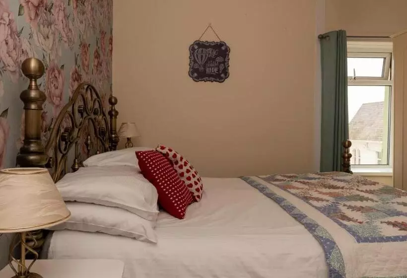 בית מלון כפרי The Hurstmere