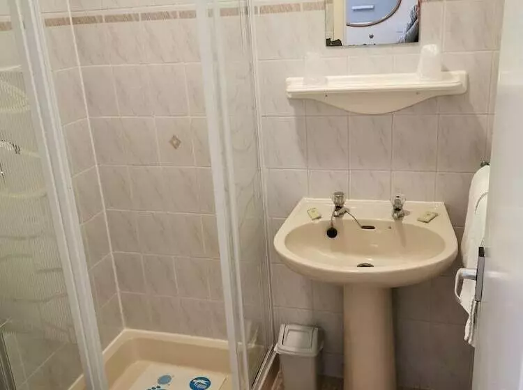 בית מלון כפרי The Oxford