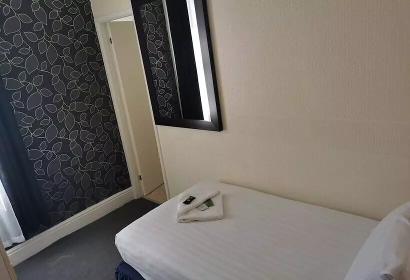 בית מלון כפרי The Oxford