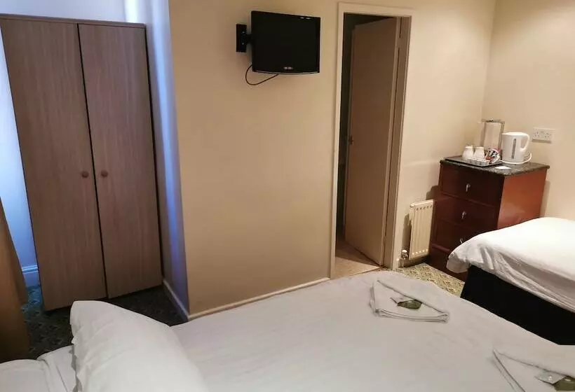 בית מלון כפרי The Oxford